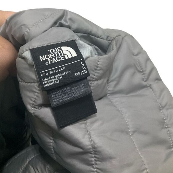 The North Face Girls Reversible Puffer Vest Jacket size L - Picture 3 of 6
